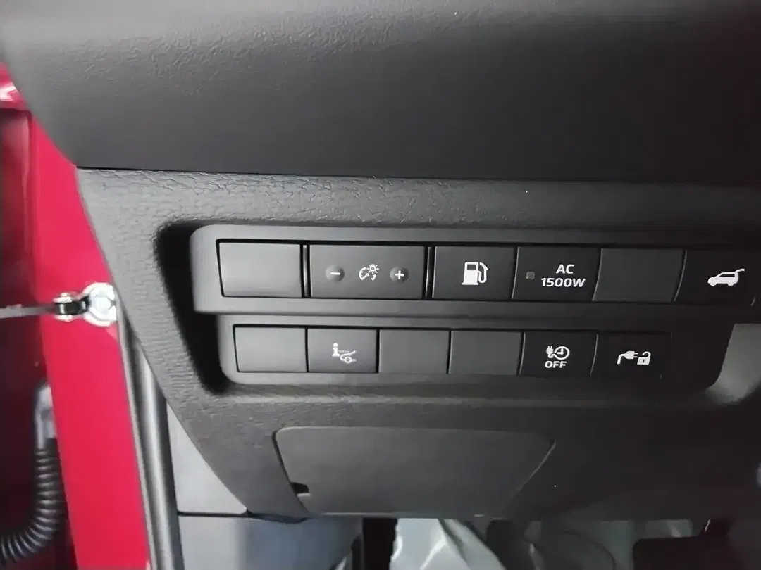 Mitsubishi Outlander - Thumbnail 9