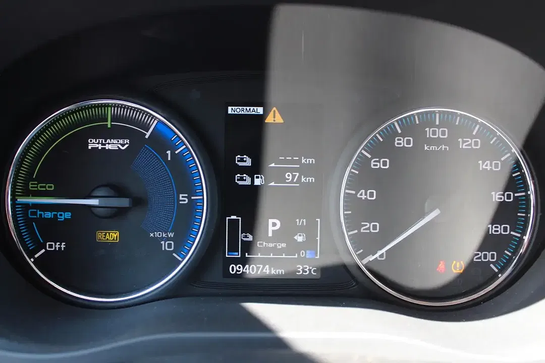 Mitsubishi Outlander - Thumbnail 15