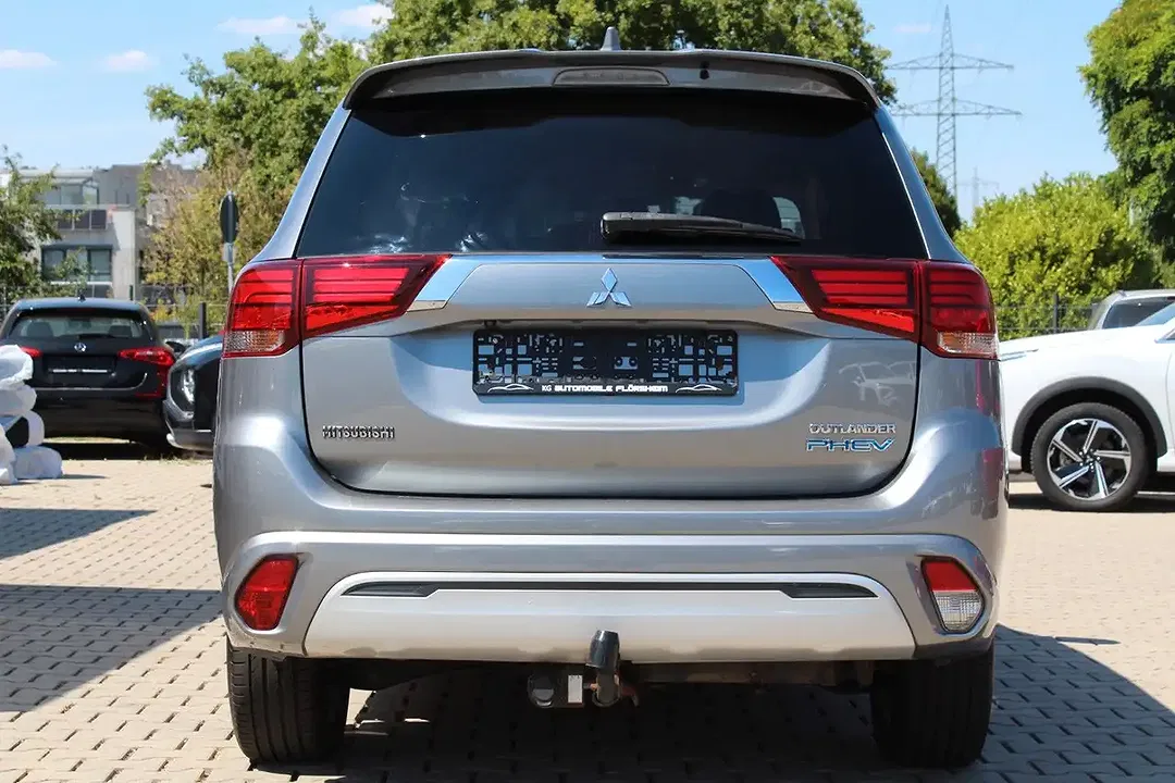 Mitsubishi Outlander - Thumbnail 7