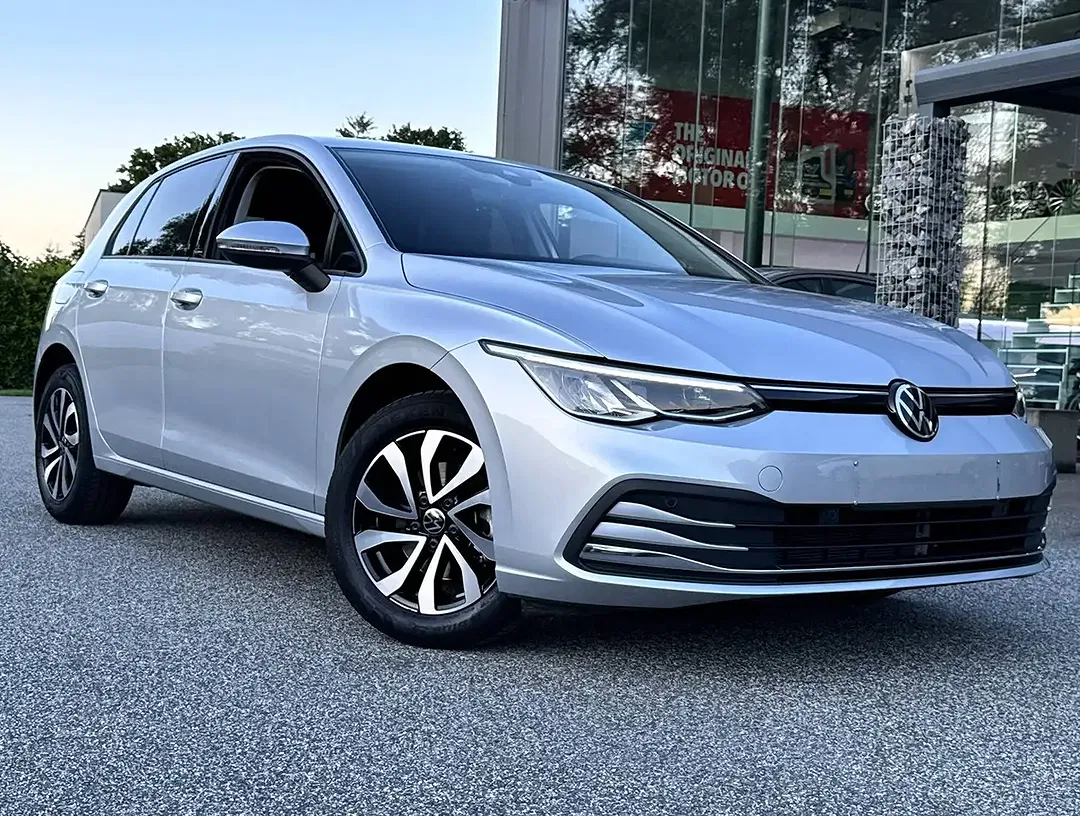 Volkswagen Golf - Thumbnail 1
