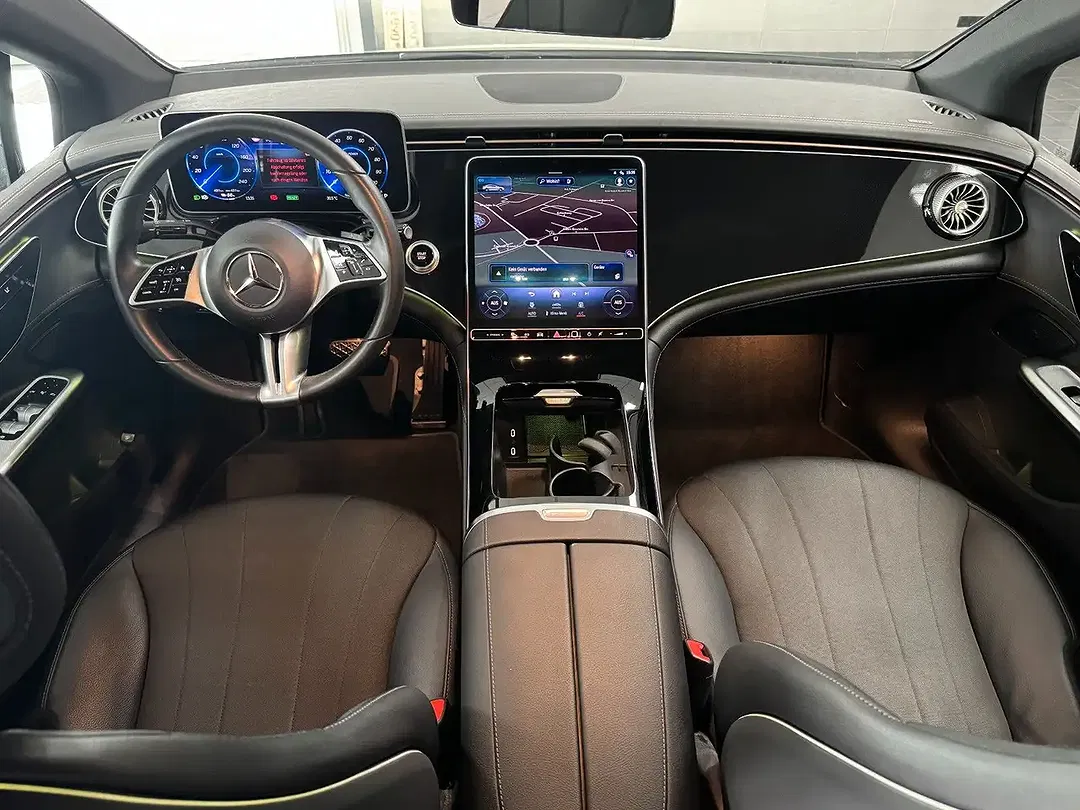 Mercedes-Benz EQE 300 - Thumbnail 12