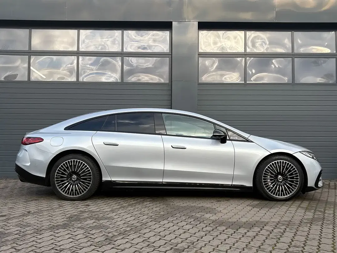 Mercedes-Benz EQS - Thumbnail 4