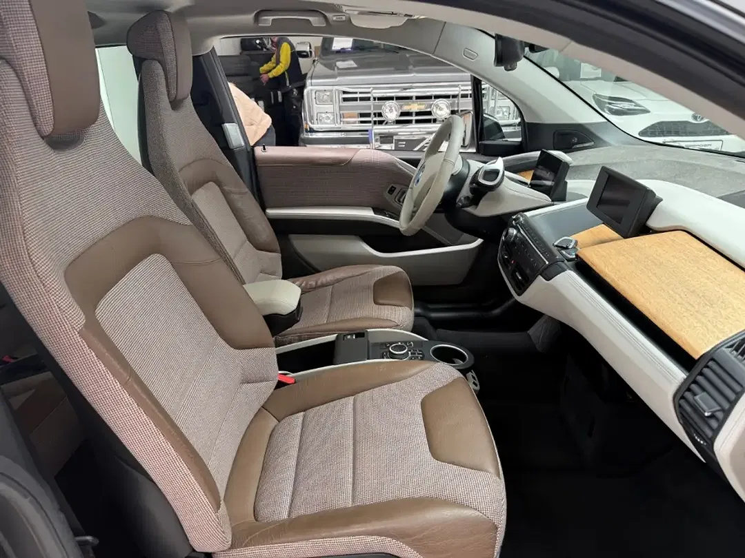 BMW i3 - Thumbnail 12