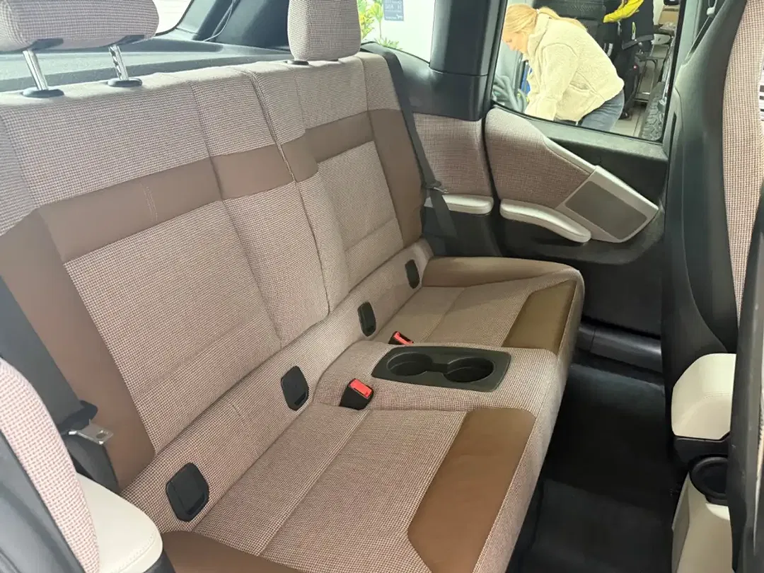 BMW i3 - Thumbnail 13