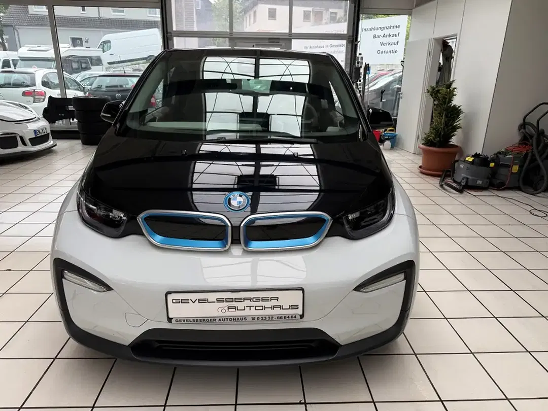 BMW i3 - Thumbnail 2