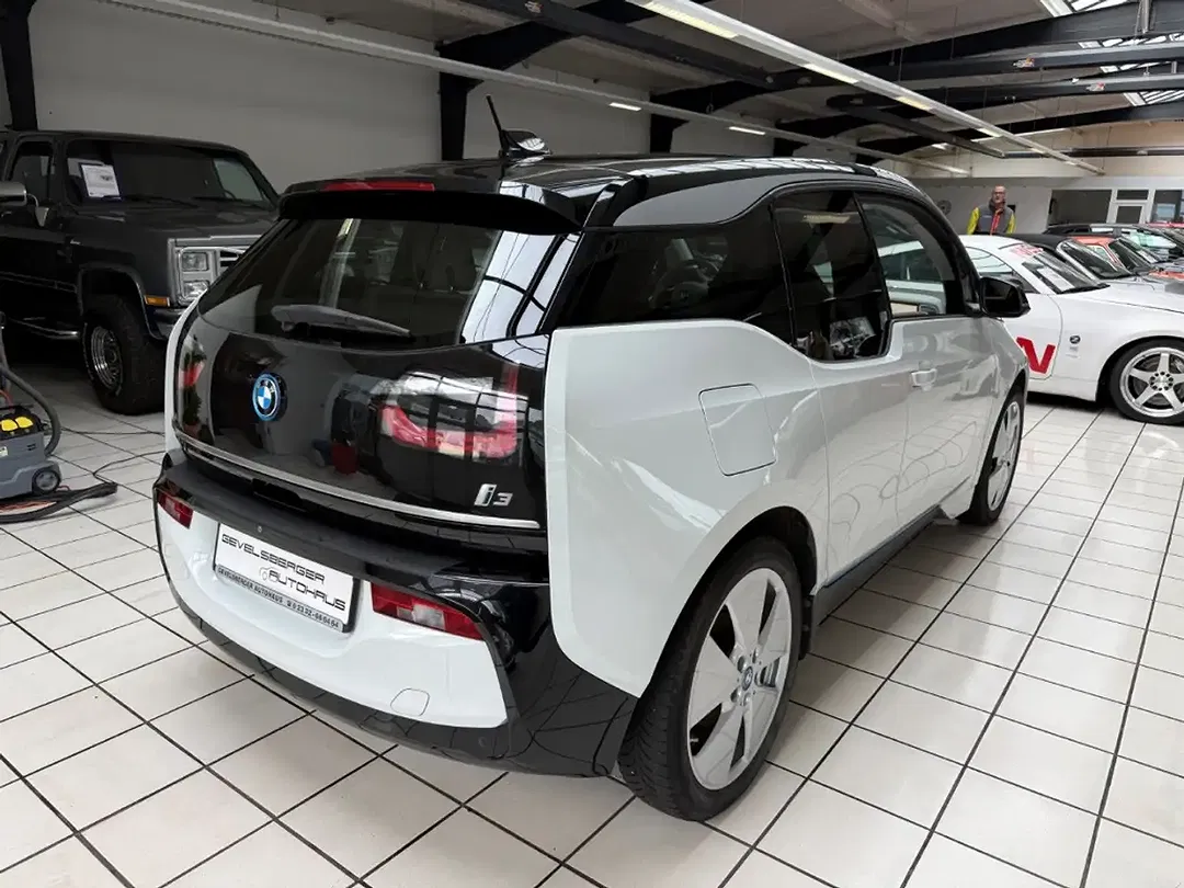 BMW i3 - Thumbnail 8