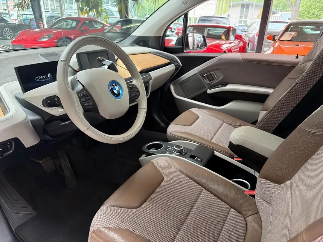 BMW i3 - Thumbnail 9