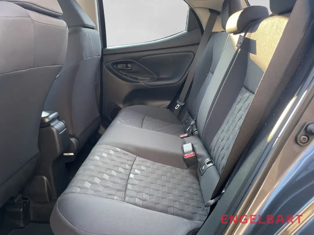 Toyota Yaris - Thumbnail 11