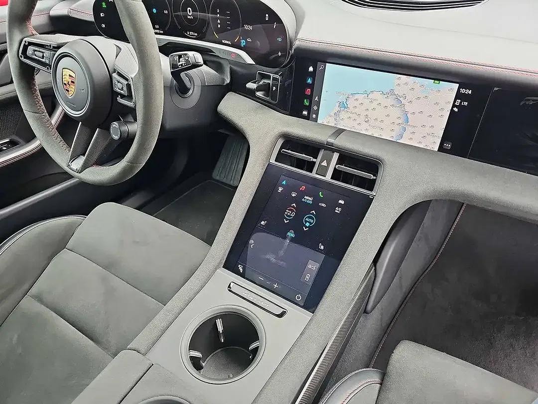 Porsche Taycan - Thumbnail 9