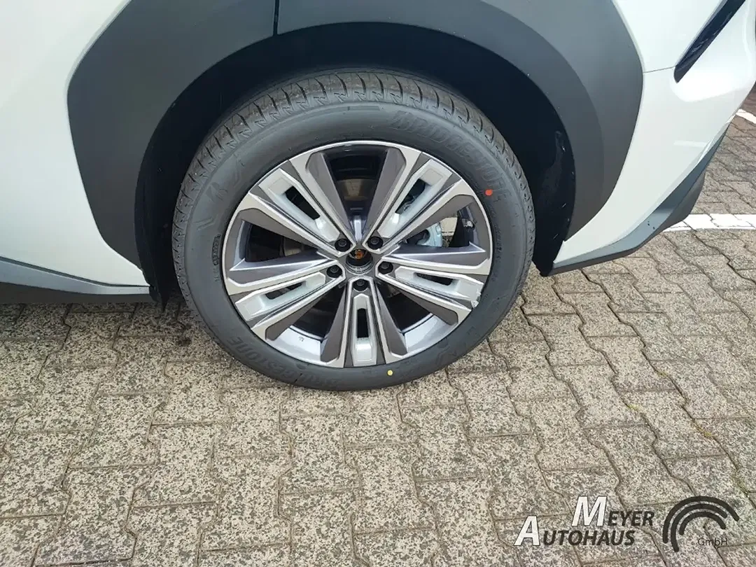 Subaru Solterra - Thumbnail 9