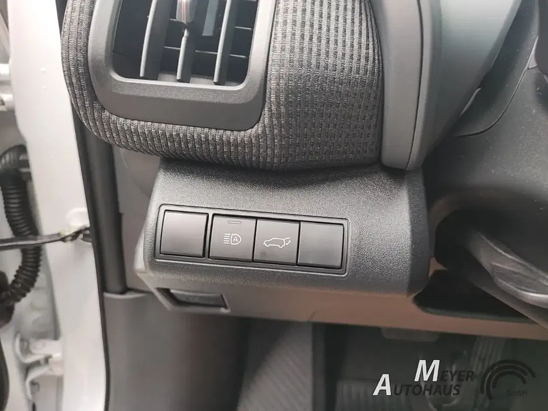 Subaru Solterra - Thumbnail 10