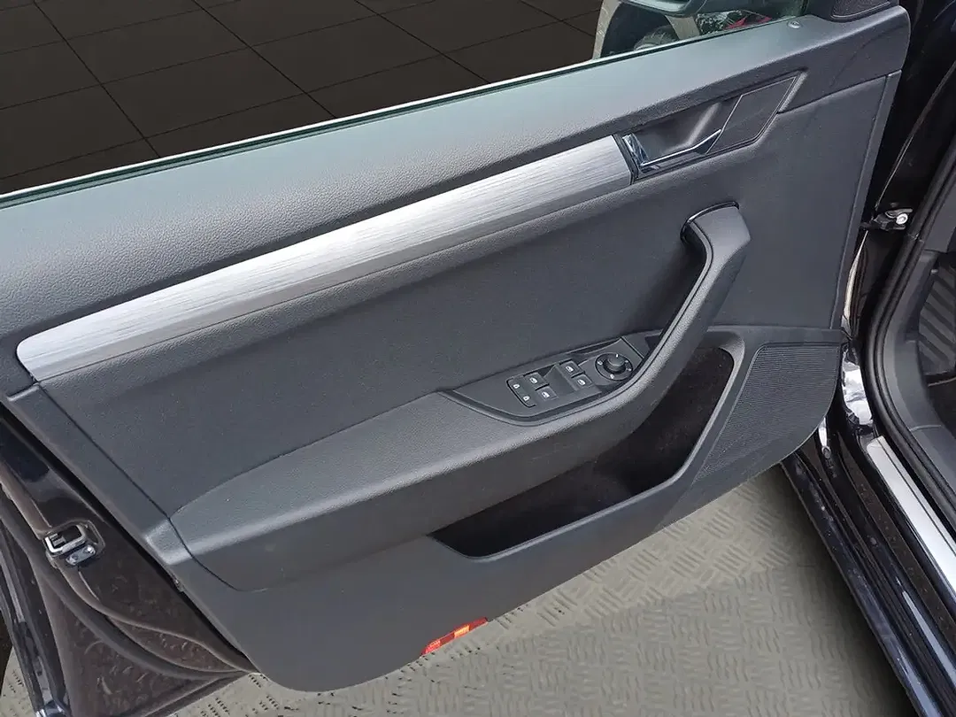 Skoda Superb - Thumbnail 9