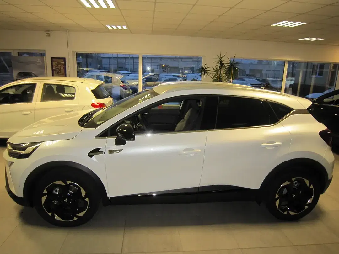 Mitsubishi ASX - Thumbnail 2