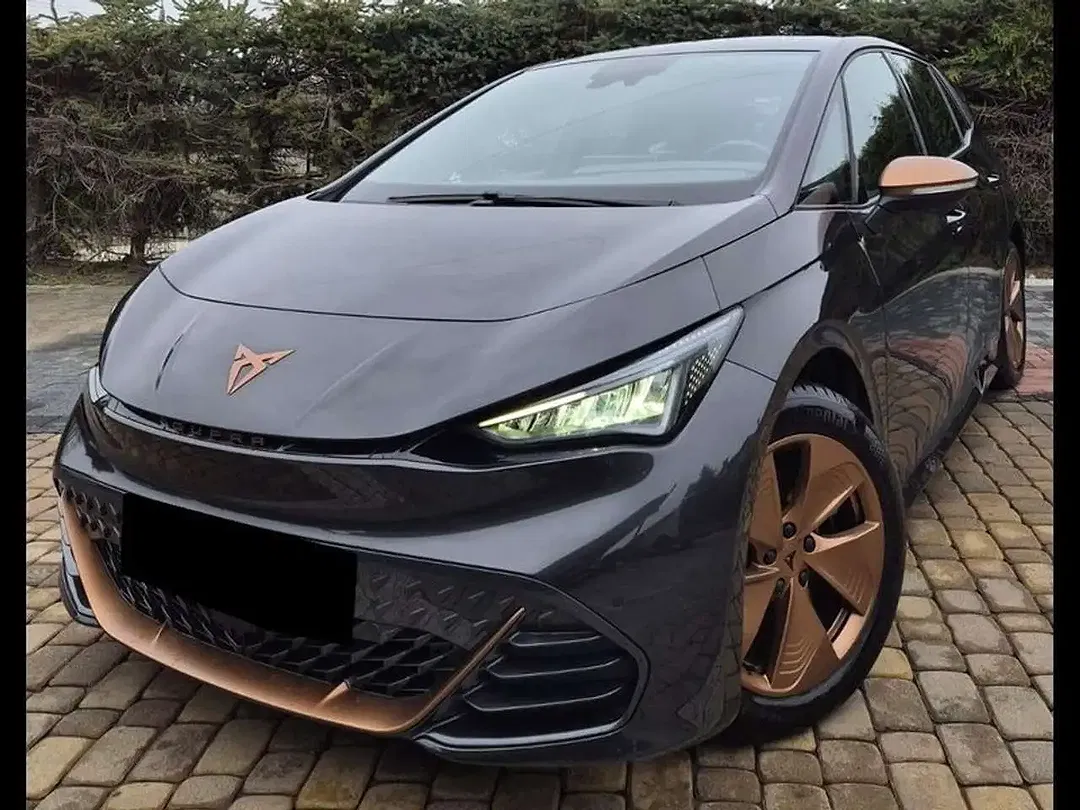 CUPRA Born - Thumbnail 2