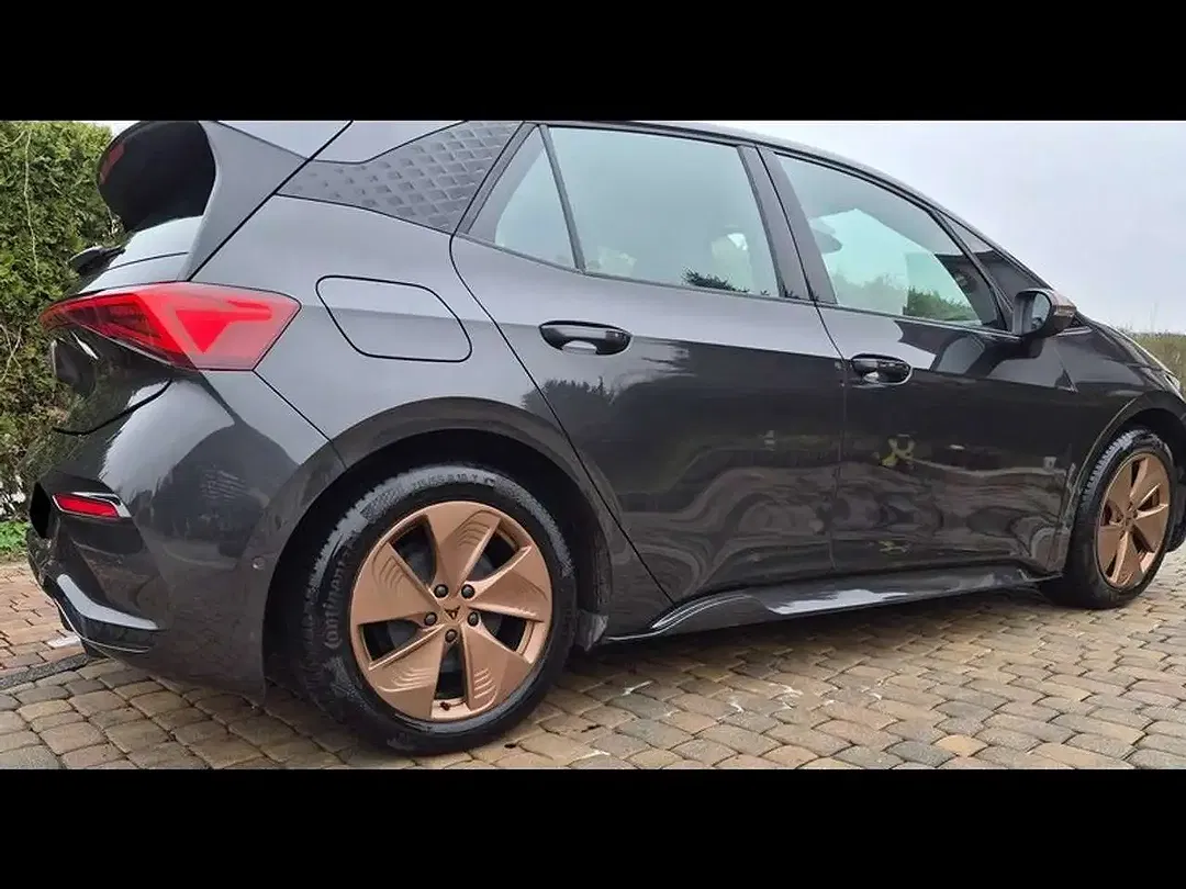 CUPRA Born - Thumbnail 3