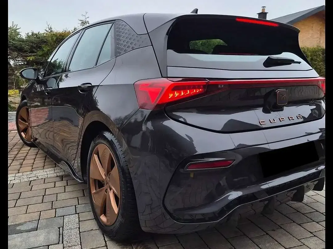 CUPRA Born - Thumbnail 4