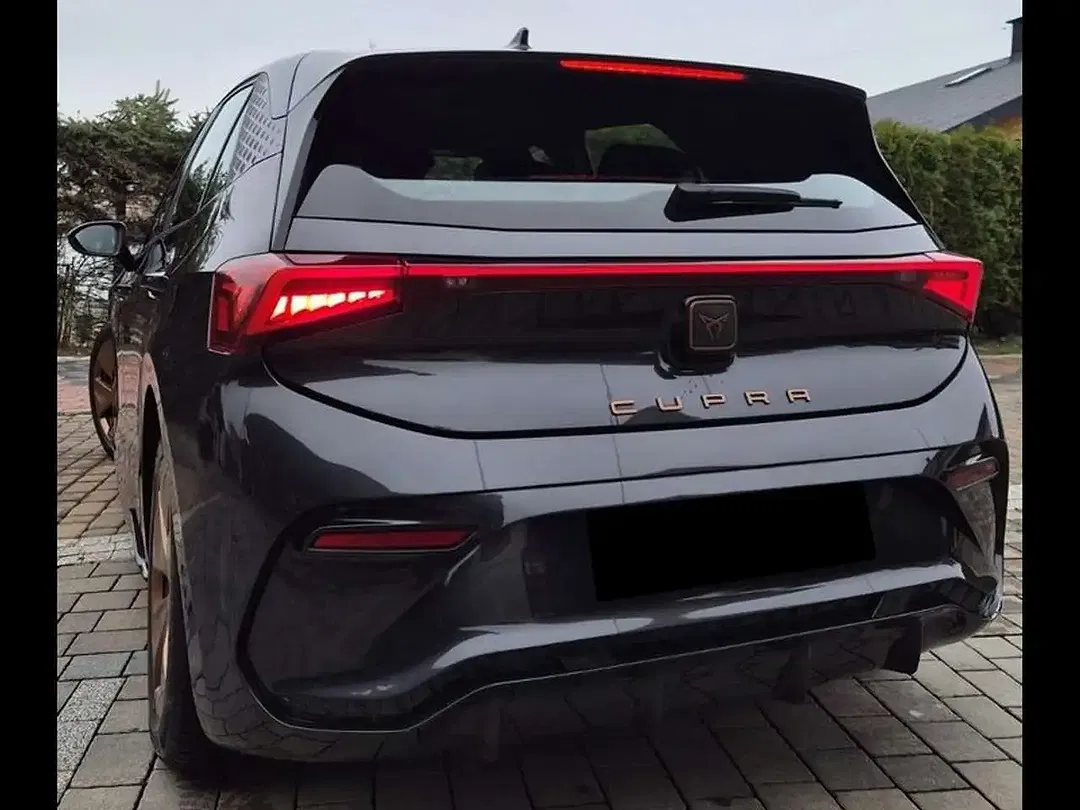 CUPRA Born - Thumbnail 5