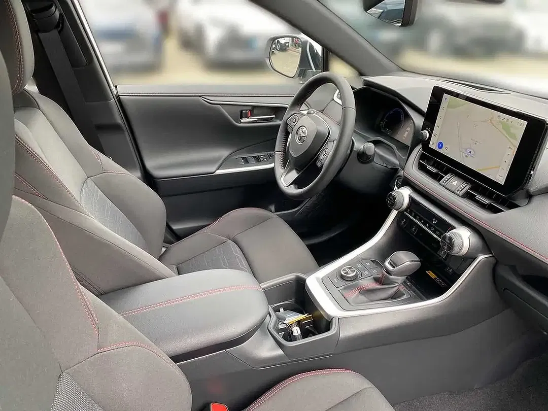 Toyota RAV 4 - Thumbnail 6