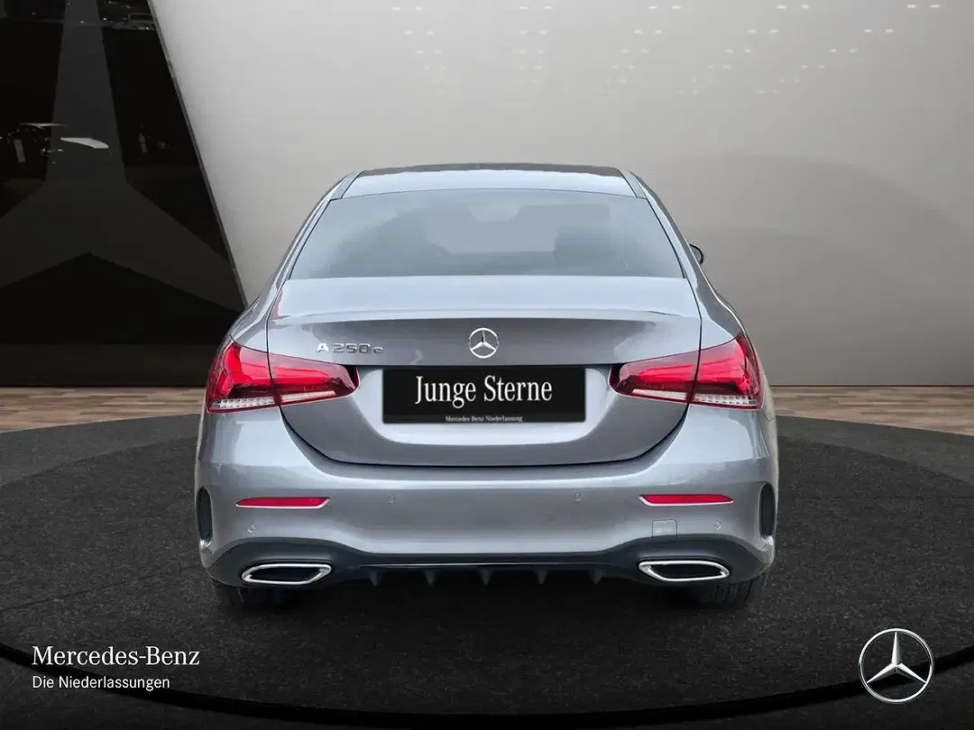 Mercedes-Benz A 250 - Thumbnail 8