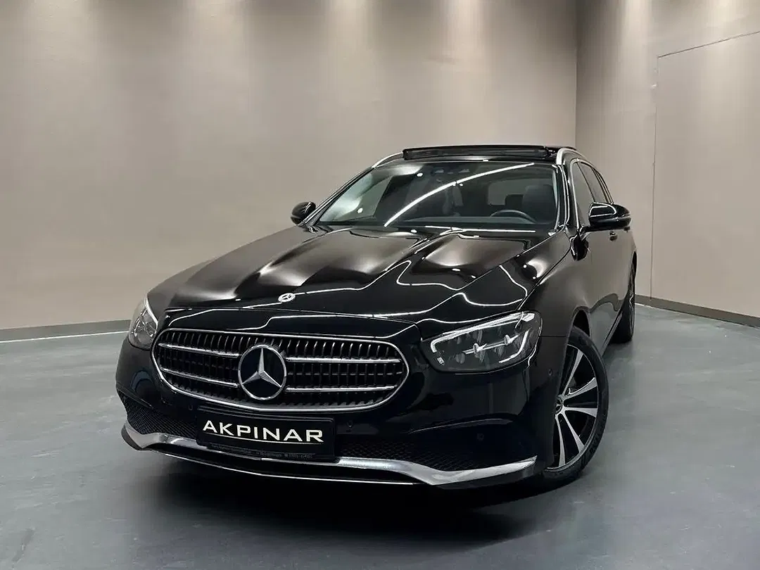 Mercedes-Benz E 300 - Thumbnail 1