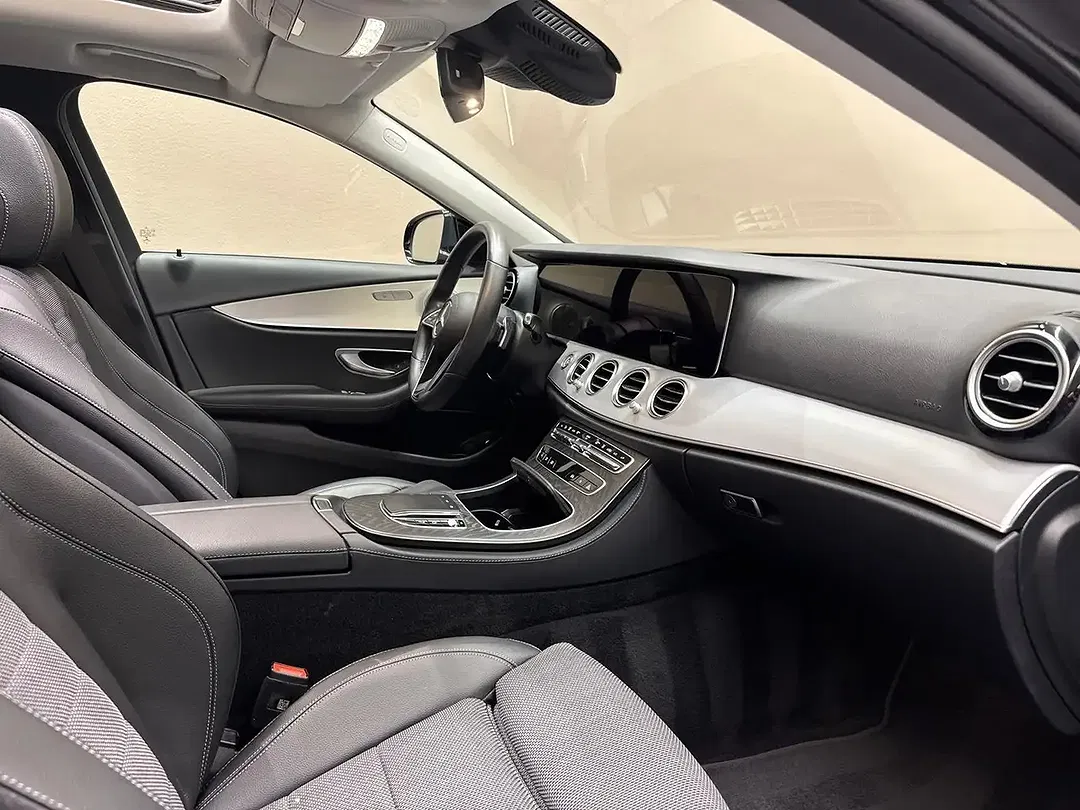 Mercedes-Benz E 300 - Thumbnail 15