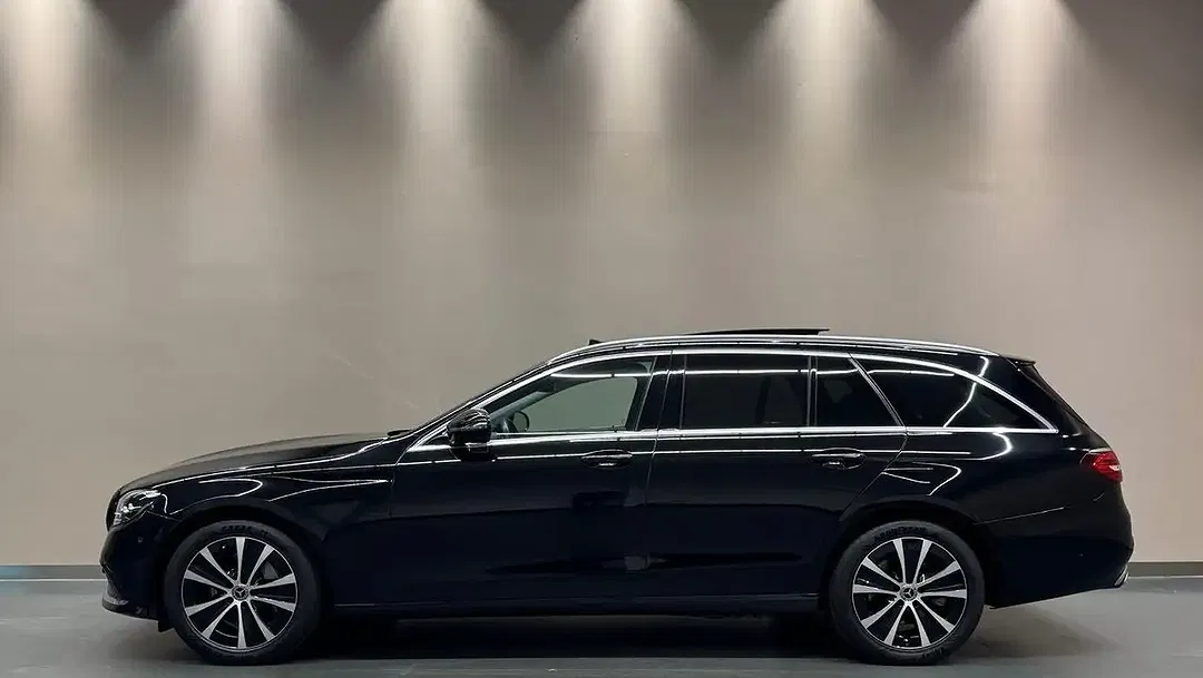 Mercedes-Benz E 300 - Thumbnail 3