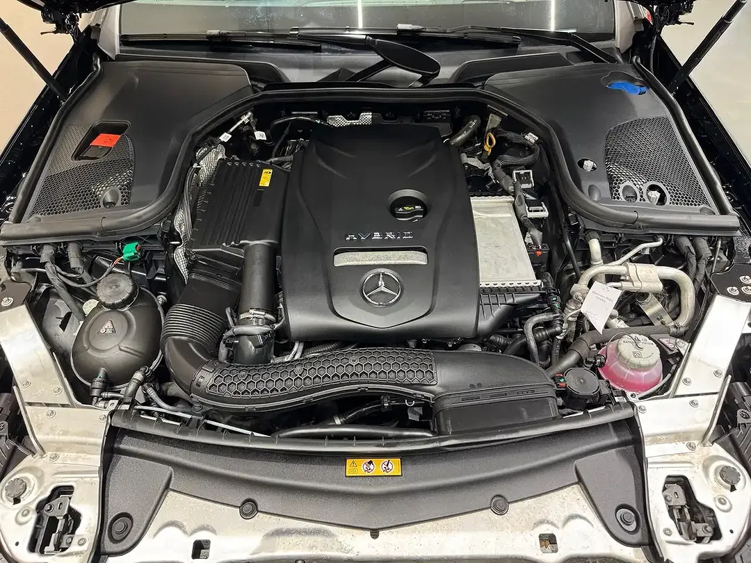 Mercedes-Benz E 300 - Thumbnail 6
