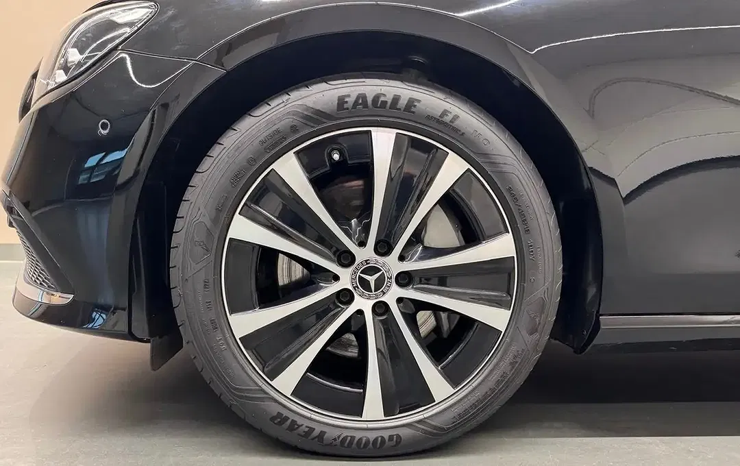 Mercedes-Benz E 300 - Thumbnail 7