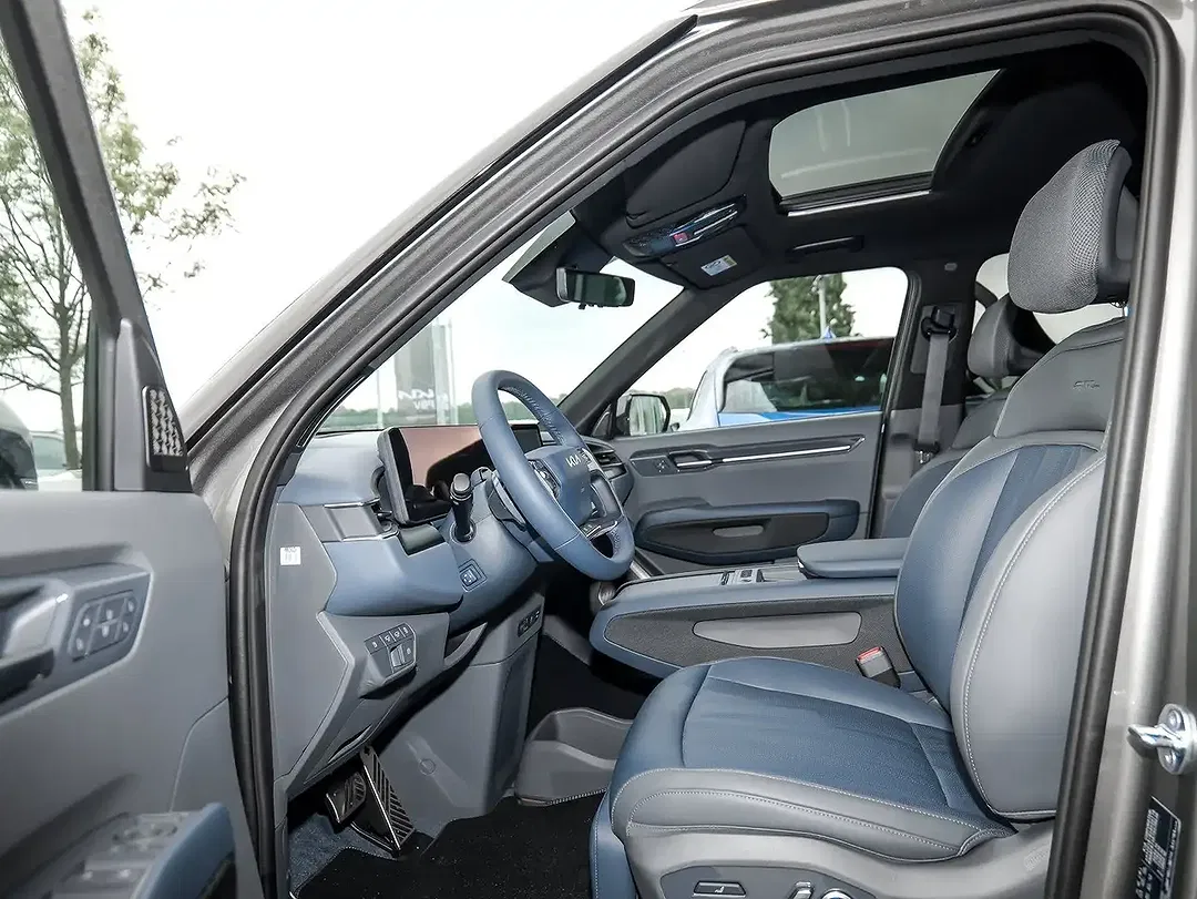 Kia EV9 - Thumbnail 7