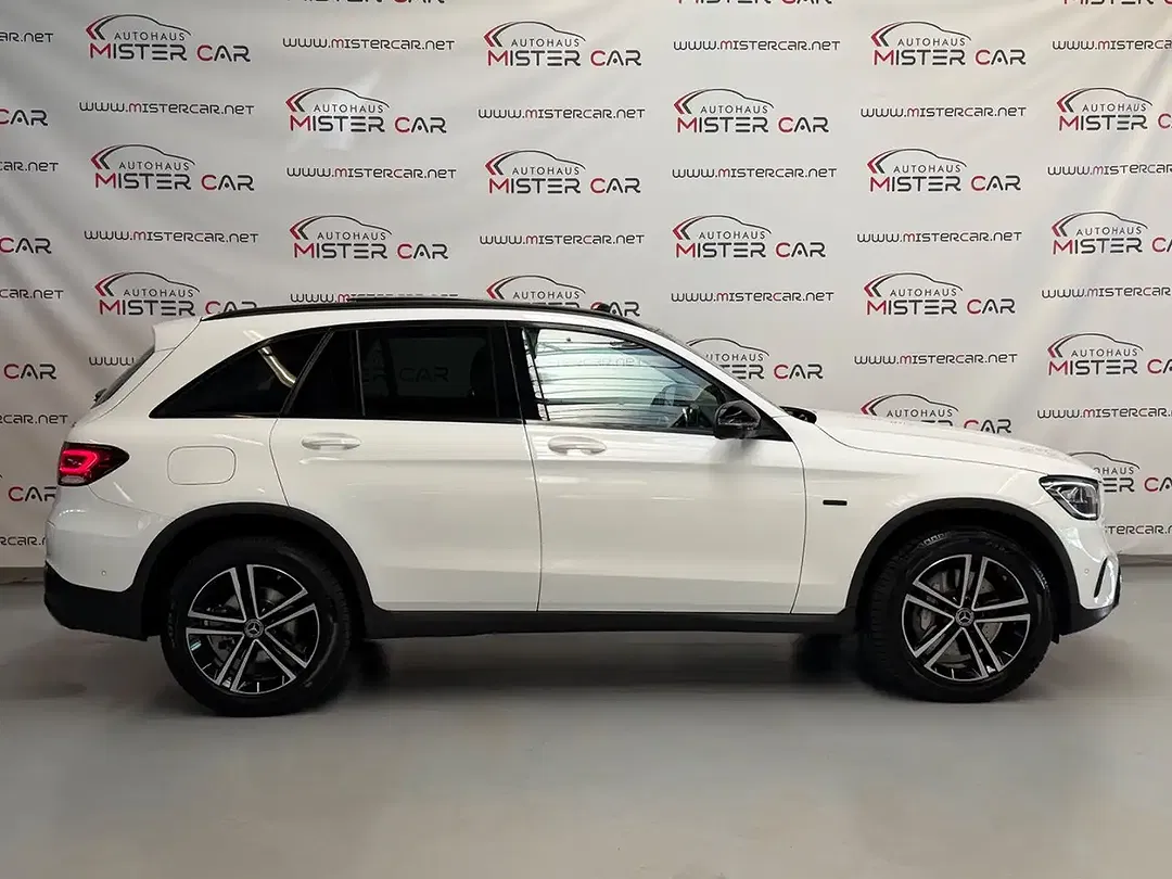 Mercedes-Benz GLC 300 - Thumbnail 5