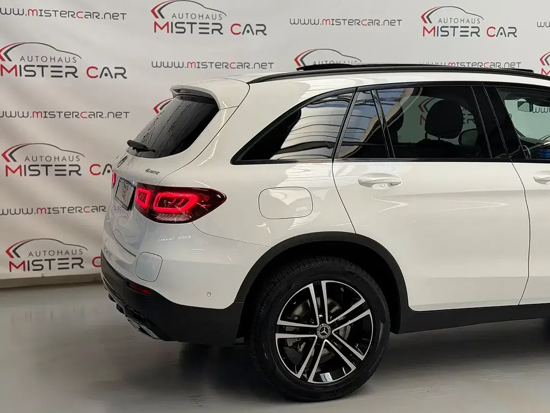 Mercedes-Benz GLC 300 - Thumbnail 6