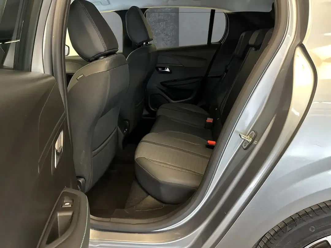 Peugeot 208 - Thumbnail 10