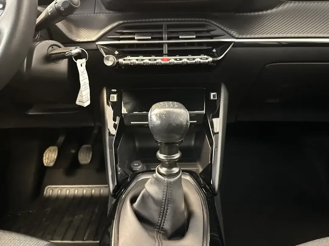 Peugeot 208 - Thumbnail 12