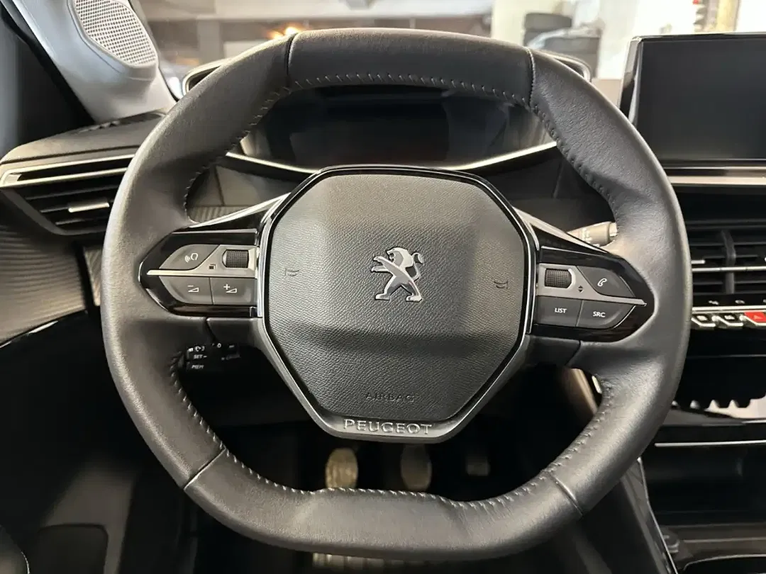 Peugeot 208 - Thumbnail 13