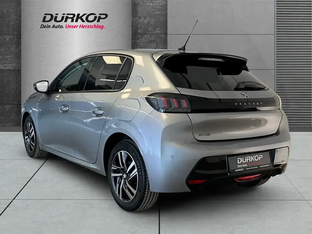 Peugeot 208 - Thumbnail 3