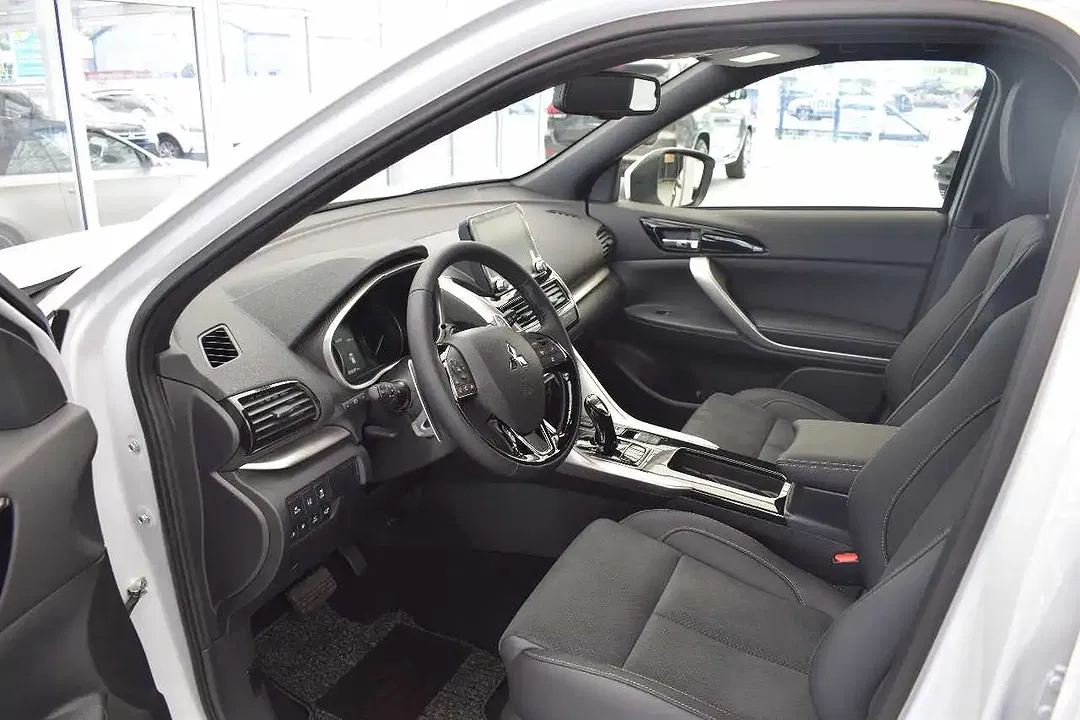 Mitsubishi Eclipse Cross - Thumbnail 7