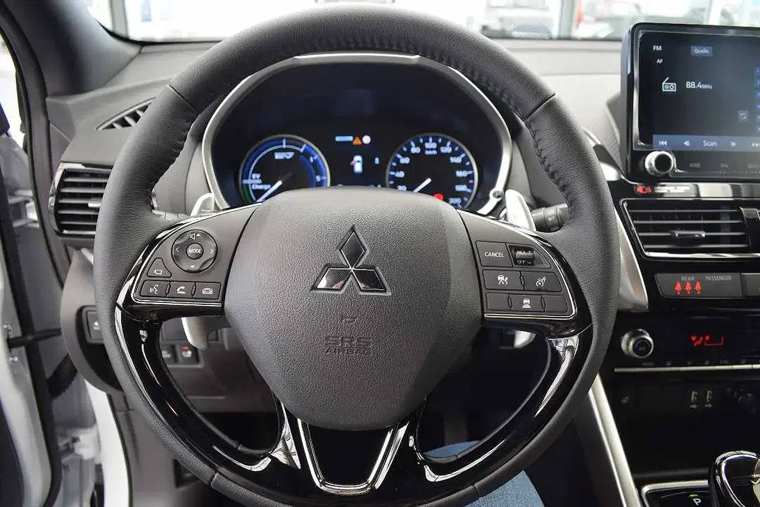 Mitsubishi Eclipse Cross - Thumbnail 9