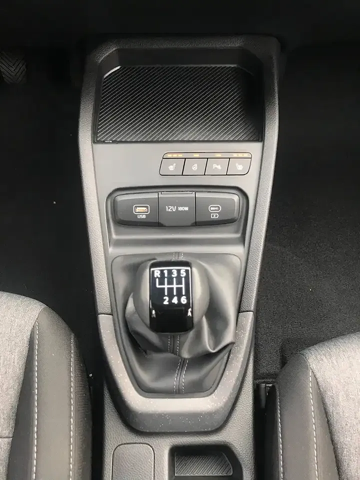 Kia Stonic - Thumbnail 8