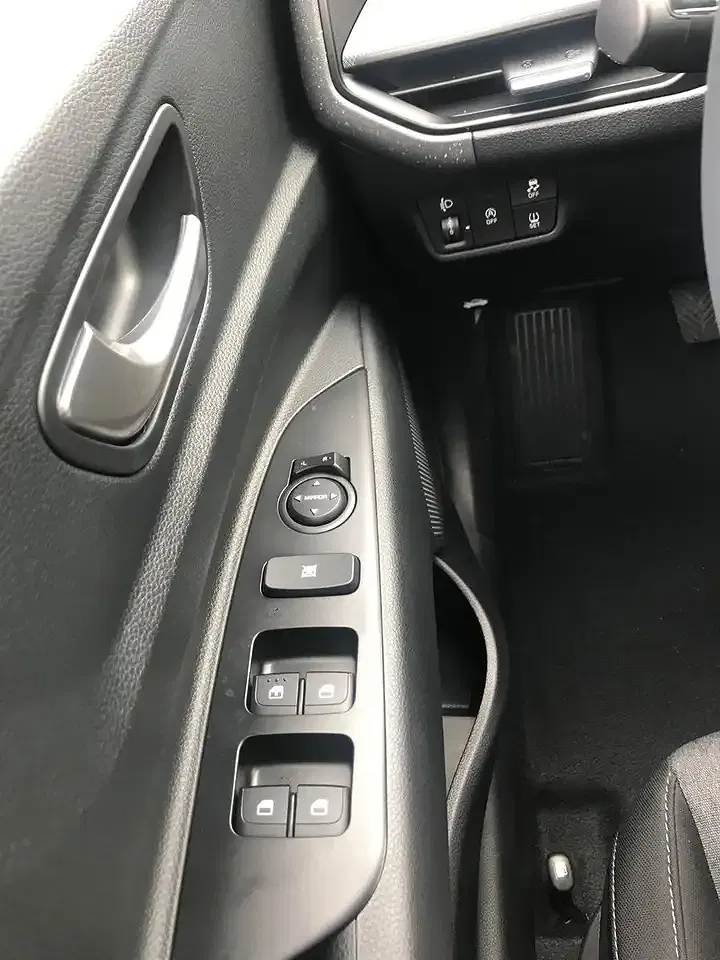 Kia Stonic - Thumbnail 9
