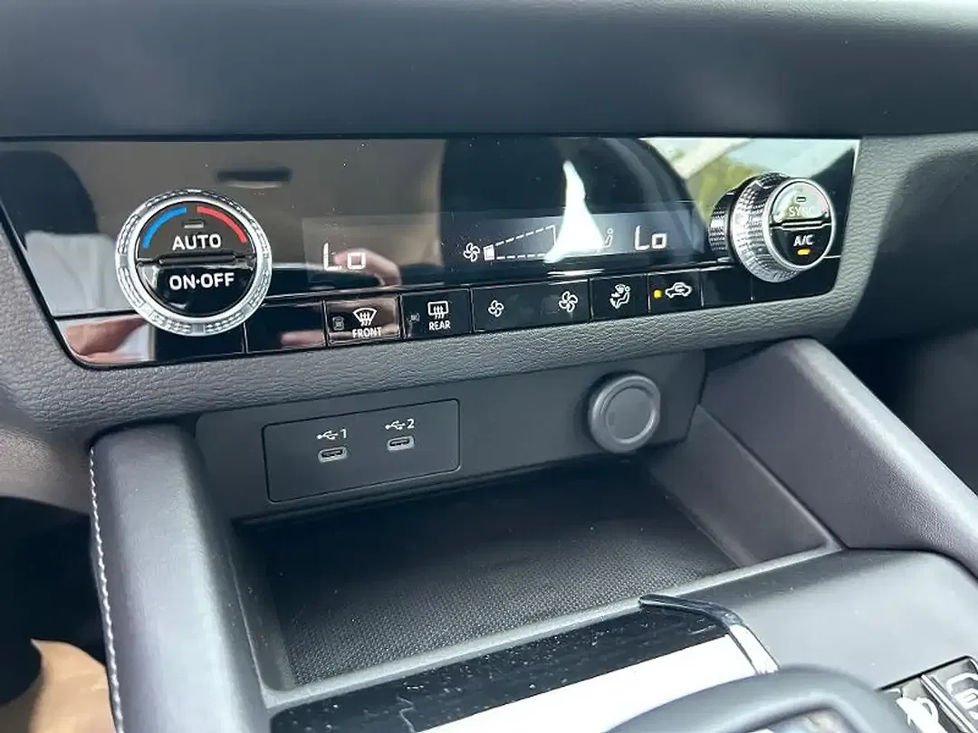 Mitsubishi Outlander - Thumbnail 15