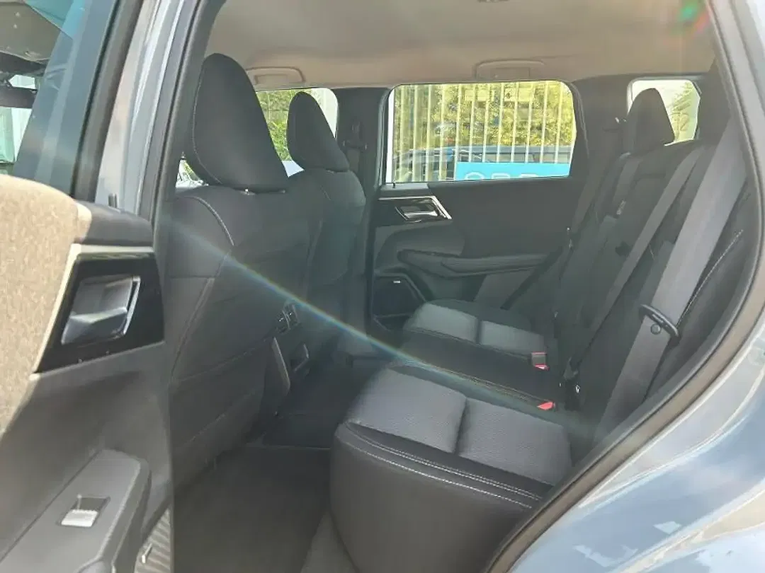 Mitsubishi Outlander - Thumbnail 9