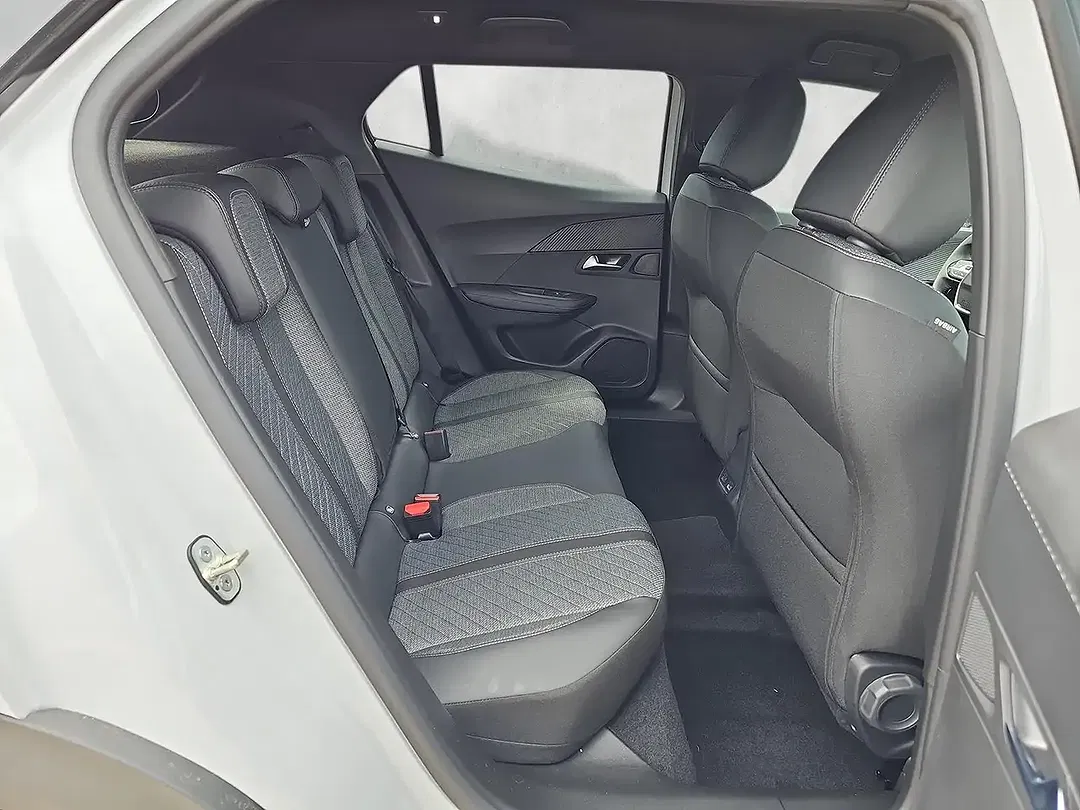 Peugeot 2008 - Thumbnail 14