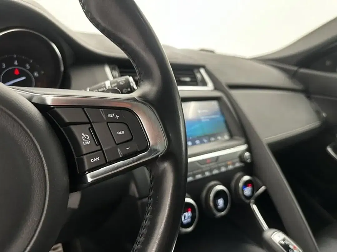 Jaguar E-Pace - Thumbnail 10