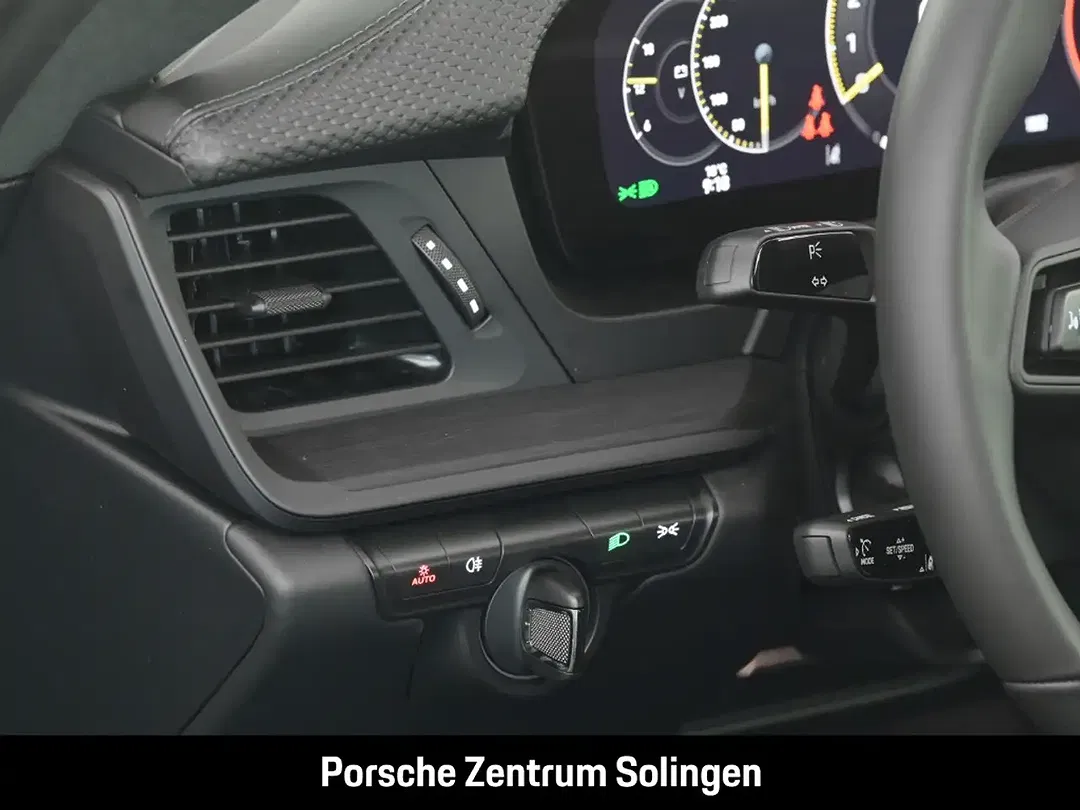 Porsche 992 - Thumbnail 12