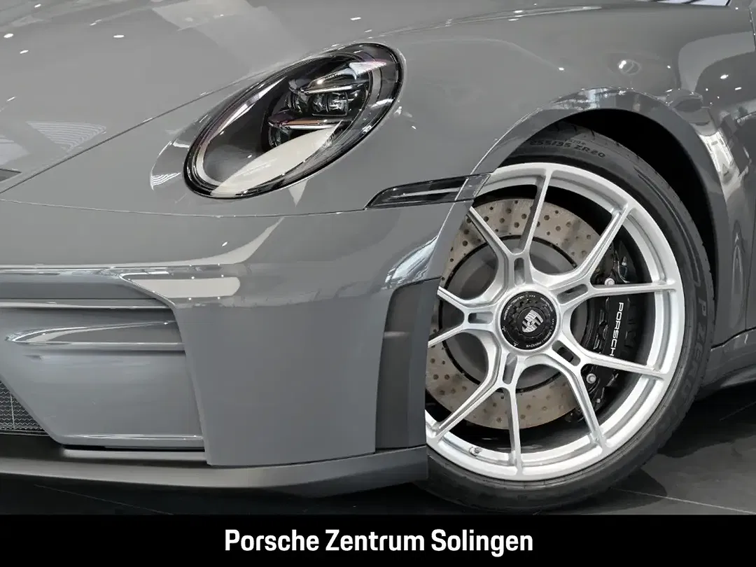 Porsche 992 - Thumbnail 6