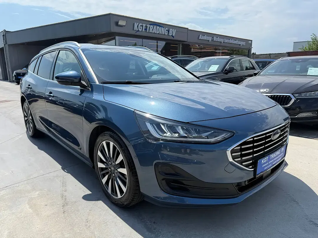 Ford Focus - Thumbnail 3