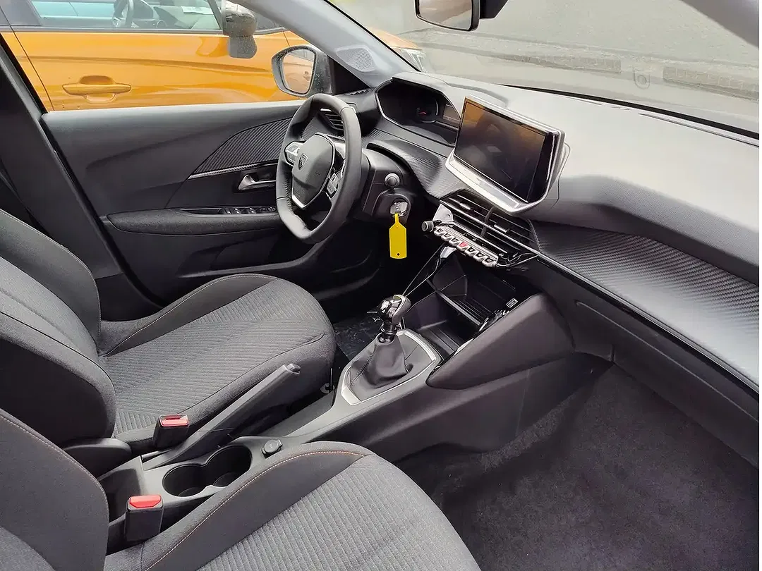 Peugeot 208 - Thumbnail 6