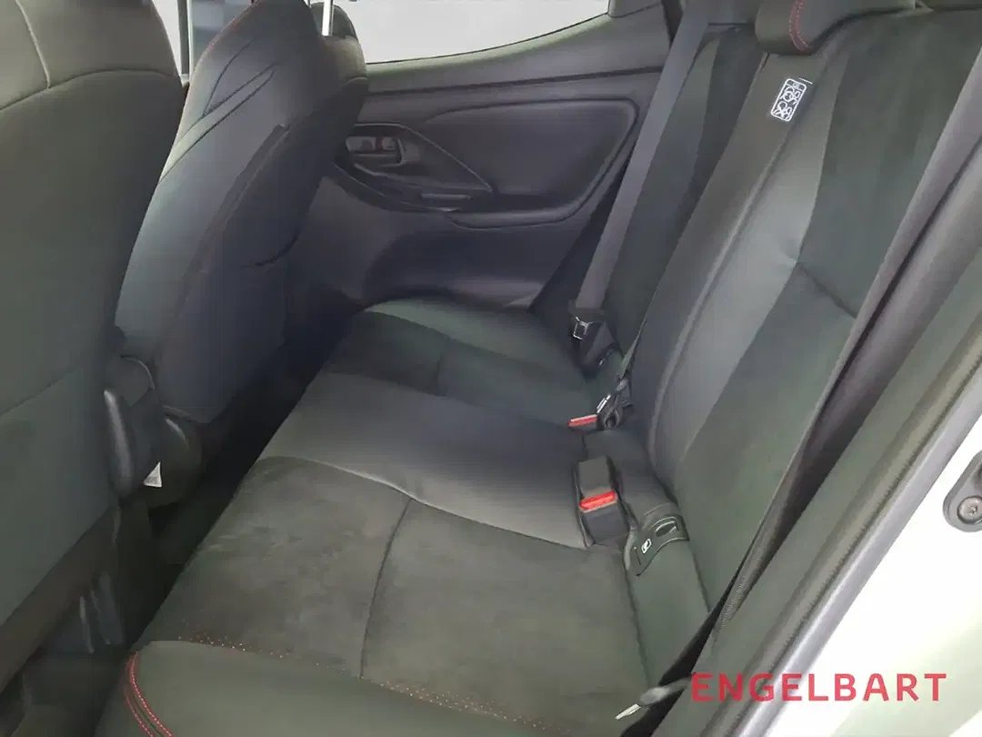 Toyota Yaris - Thumbnail 11