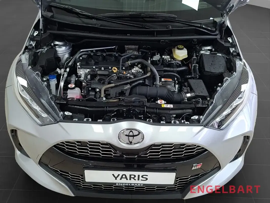 Toyota Yaris - Thumbnail 13