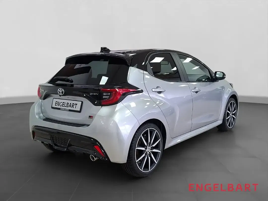 Toyota Yaris - Thumbnail 3